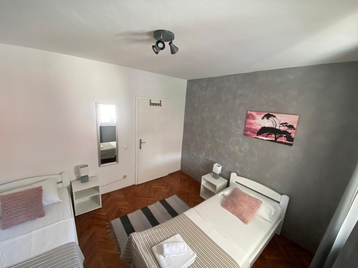 Family Beach Apartments Peroj Kültér fotó