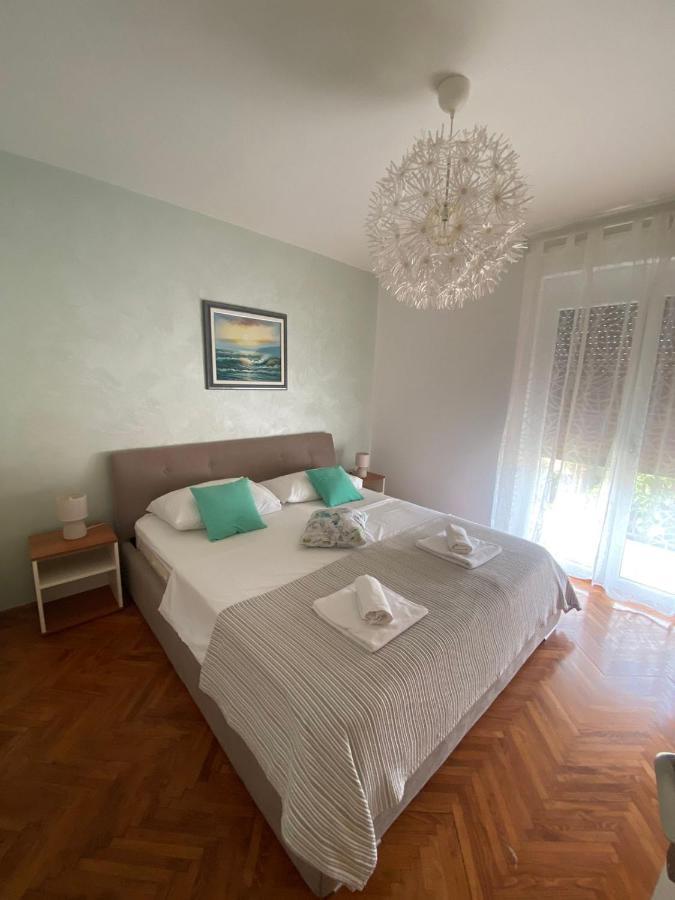 Family Beach Apartments Peroj Kültér fotó