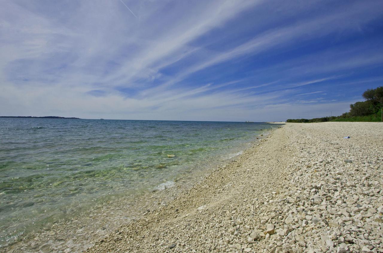 Family Beach Apartments Peroj Kültér fotó