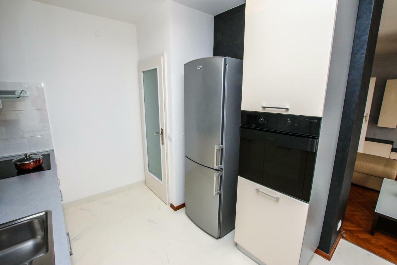 Family Beach Apartments Peroj Kültér fotó